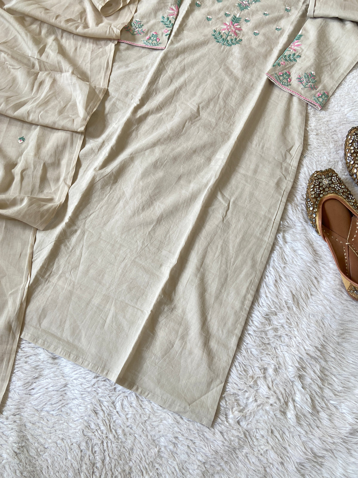 Embroidery Work Cotton Straight Cut Kurti With Pant And Dupatta. Cotton Suit Sets For Women Online India. Shop the Latest Festive Summer Collection at Shivani Designer Kurti.
