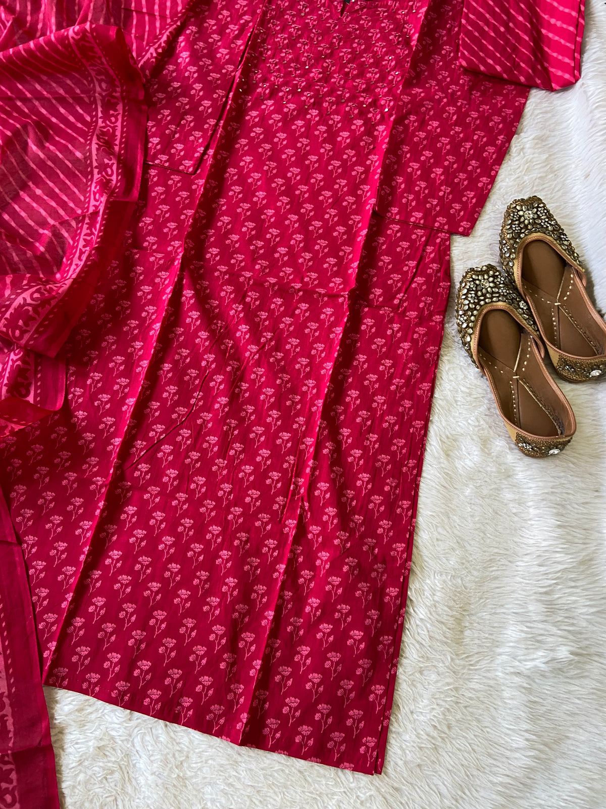 Jaipuri Cotton Straight Kurti, Pant And Dupatta. Cotton Kurti Suits For Women Online India. Shop the Latest Festive Summer Collection at Shivani Designer Kurti.