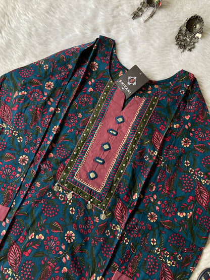 Cotton Short Top (Gamthi Short Top). Cotton Short Top For Women online India. Shop the Latest Festive Summer Collection at Shivani Designer Kurti.
