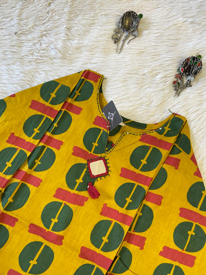 Cotton Short Top (Gamthi Short Top). Cotton Short Top For Women online India. Shop the Latest Festive Summer Collection at Shivani Designer Kurti.