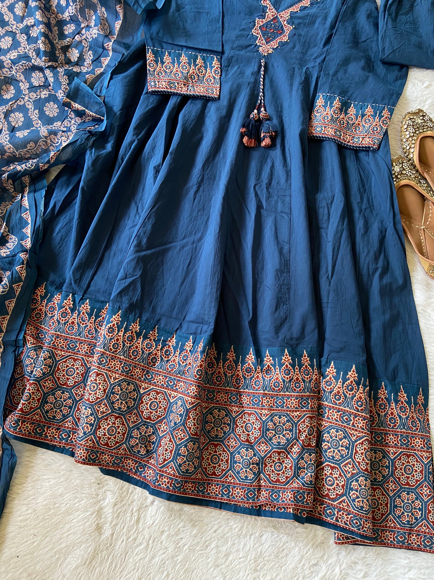 Jaipuri Cotton Anarkali Kurti With Pant And Dupatta. Cotton Suit Sets For Women Online India. Shop the Latest Festive Summer Collection at Shivani Designer Kurti.