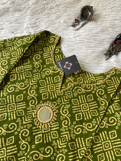 Aline Printed Cotton Kurti. Cotton Kurtis For Women Online India. Shop the Latest Festive Summer Collection at Shivani Designer Kurti.