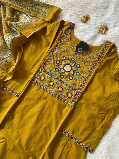 Beautiful Patch & Real Mirror work in Kurti, Palazzo And Dupatta, Cotton StraightCut Suit Sets For Women