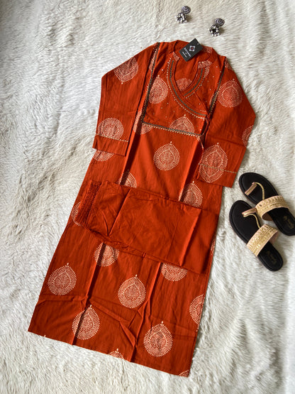 Cotton Angarakha Kurti And Palazzo. Cotton Kurtis Sets For Women Online India. Shop the Latest Festive Summer Collection at Shivani Designer Kurti.