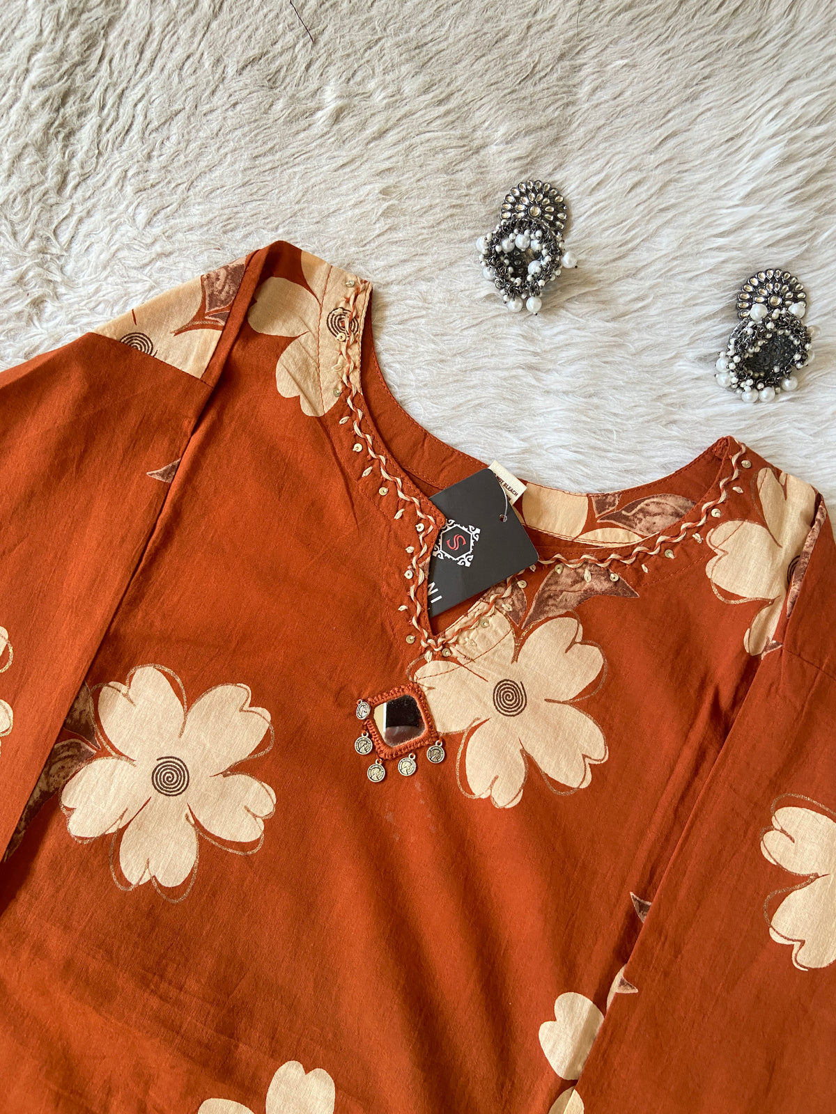 Jaipuri Cotton Printed Straight Kurti With Palazzo. Cotton Kurti Sets For Women Online India. Shop the Latest Festive Summer Collection at Shivani Designer Kurti.