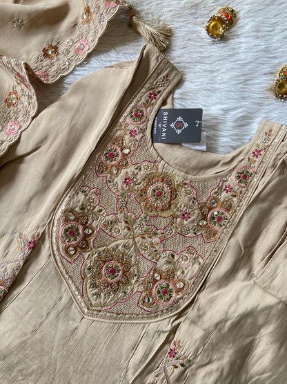 Premium Designer Anarkali Suit. Silk Suit Sets For Women Online India. Shop the Latest Festive Summer Collection at Shivani Designer Kurti.