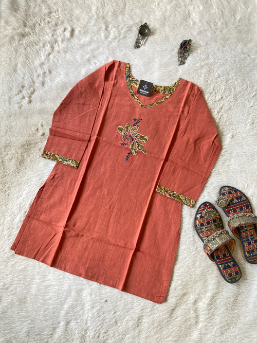 Aplic Work Cotton Short Top (Gamthi). Cotton Short Top For Women online India. Shop the Latest Festive Summer Collection at Shivani Designer Kurti.