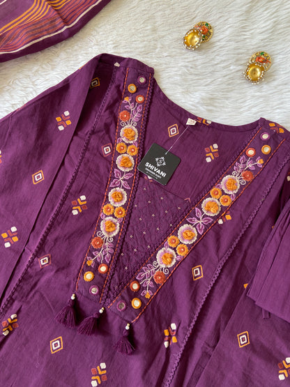 V-Neck Style, Embroidery Work Cotton Straight Cut Kurti With Pant And Dupatta. Cotton Suit Sets For Women Online India. Shop the Latest Festive Summer Collection at Shivani Designer Kurti.