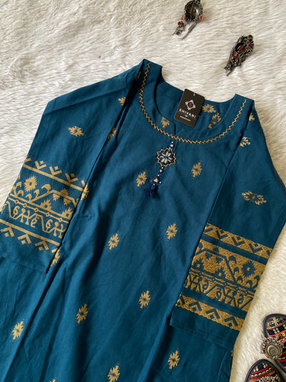 Aline Cotton Kurti. Cotton Kurtis For Women Online India. Shop the Latest Festive Summer Collection at Shivani Designer Kurti.