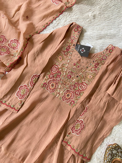 Premium Designer Anarkali Suit. Silk Suit Sets For Women Online India. Shop the Latest Festive Summer Collection at Shivani Designer Kurti.