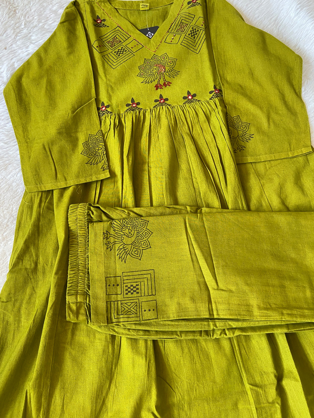 Block Print Aline Kurti And Palazzo. Cotton Kurti Sets For Women Online India. Shop the Latest Festive Summer Collection at Shivani Designer Kurti.