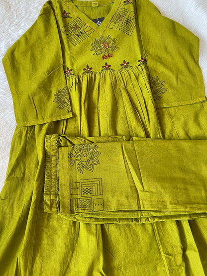 Block Print Aline Kurti And Palazzo. Cotton Kurti Sets For Women Online India. Shop the Latest Festive Summer Collection at Shivani Designer Kurti.
