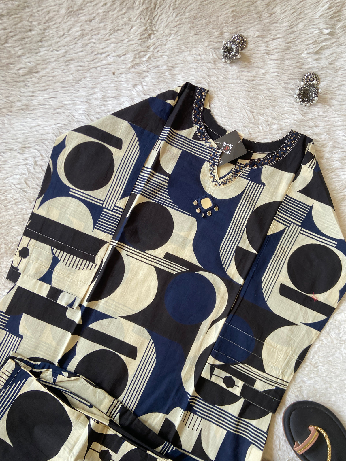 Jaipuri Cotton Printed Straight Kurti With Palazzo. Cotton Kurti Sets For Women Online India. Shop the Latest Festive Summer Collection at Shivani Designer Kurti.