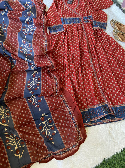Jaipuri Cotton Angarakha Style Anarkali Kurti With Pant And Dupatta. Cotton Suit Sets For Women Online India. Shop the Latest Festive Summer Collection at Shivani Designer Kurti.