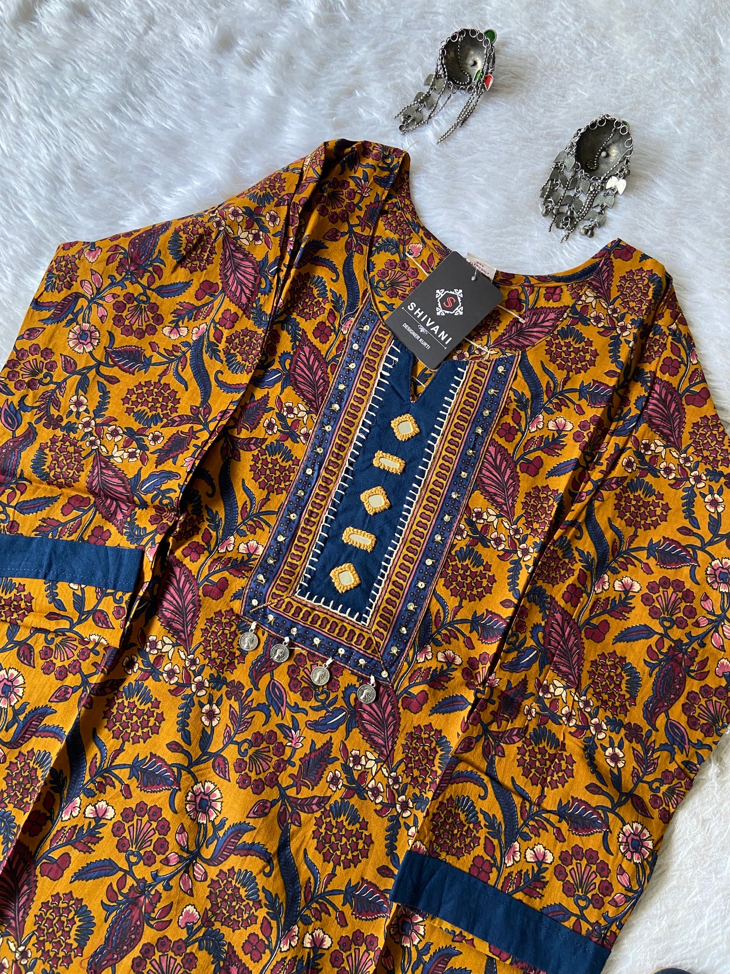 Cotton Short Top (Gamthi Short Top). Cotton Short Top For Women online India. Shop the Latest Festive Summer Collection at Shivani Designer Kurti.