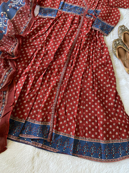 Jaipuri Cotton Angarakha Style Anarkali Kurti With Pant And Dupatta. Cotton Suit Sets For Women Online India. Shop the Latest Festive Summer Collection at Shivani Designer Kurti.