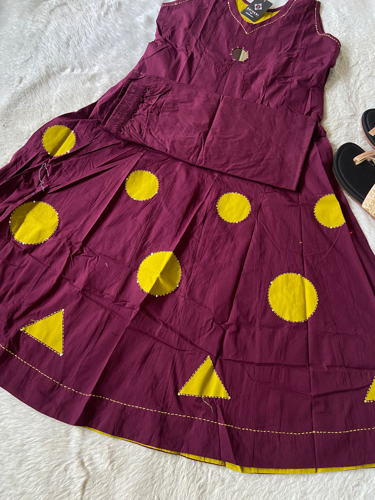 Aplic Work Cotton Anarkali Sleeveless Kurti And Palazzo. Cotton Anarkali Kurti Sets For Women Online India. Shop the Latest Festive Summer Collection at Shivani Designer Kurti.
