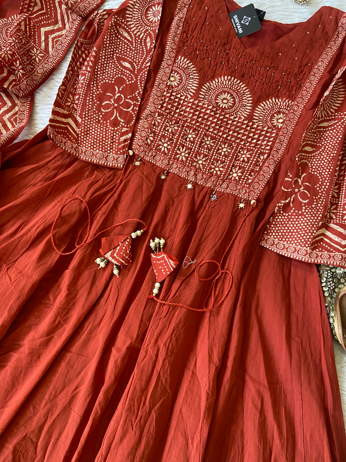 Full Flair Cotton Anarkali Kurti, Pant And Dupatta. Cotton Anarkali Kurti Suits For Women Online India. Shop the Latest Festive Summer Collection at Shivani Designer Kurti.
