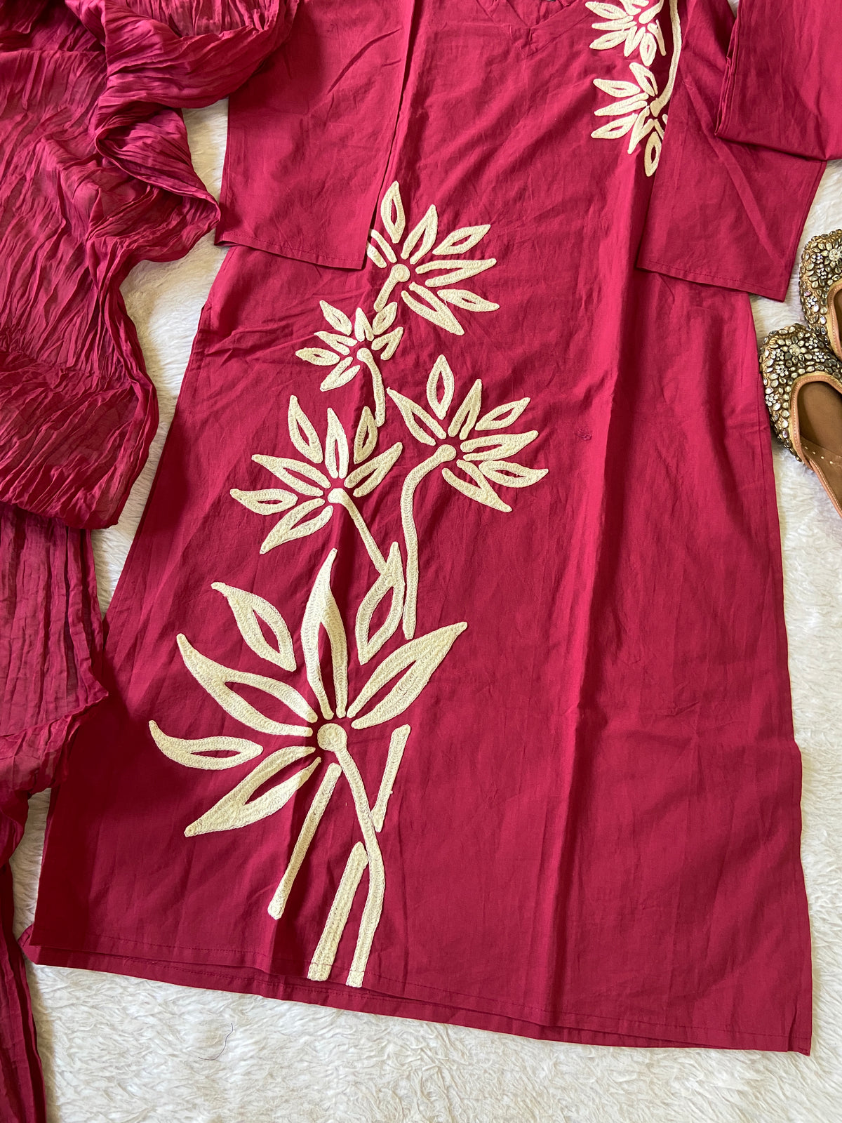 Cotton Straight Kurti, Pant And Dupatta. Cotton Kurti Suits For Women Online India. Shop the Latest Festive Summer Collection at Shivani Designer Kurti.