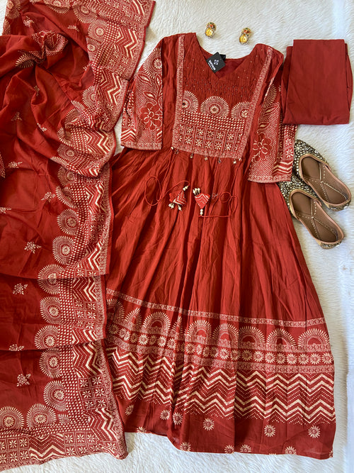 Full Flair Cotton Anarkali Kurti, Pant And Dupatta. Cotton Anarkali Kurti Suits For Women Online India. Shop the Latest Festive Summer Collection at Shivani Designer Kurti.