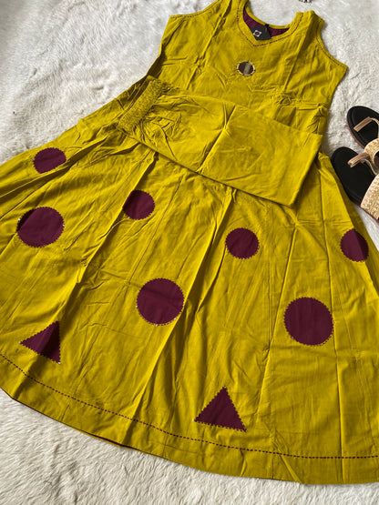 Aplic Work Cotton Anarkali Sleeveless Kurti And Palazzo. Cotton Anarkali Kurti Sets For Women Online India. Shop the Latest Festive Summer Collection at Shivani Designer Kurti.