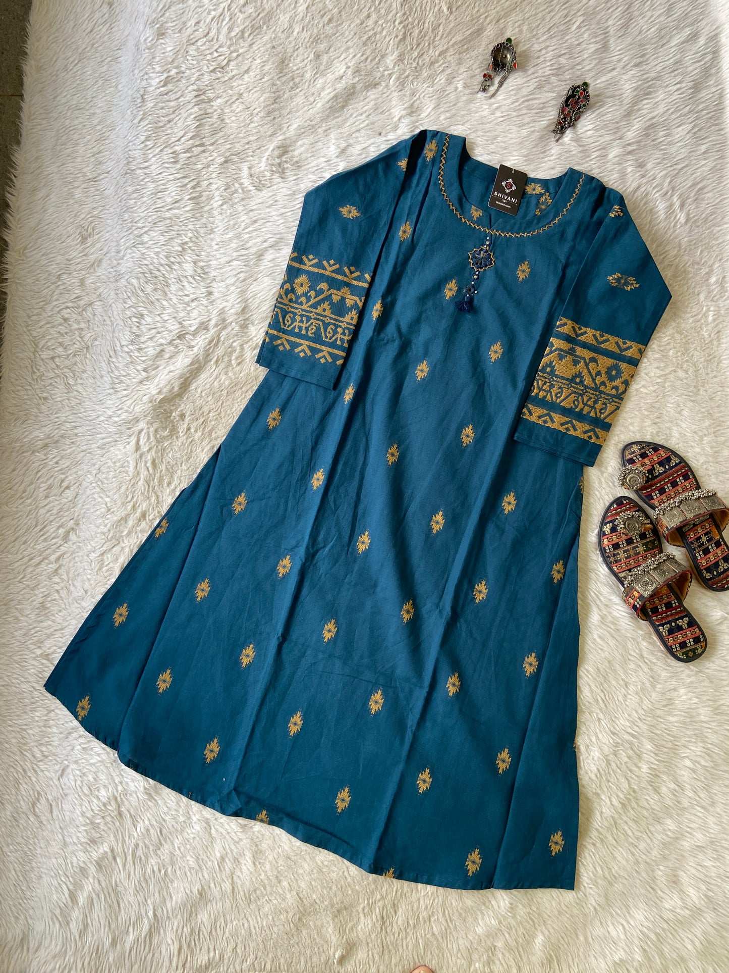 Aline Cotton Kurti. Cotton Kurtis For Women Online India. Shop the Latest Festive Summer Collection at Shivani Designer Kurti.