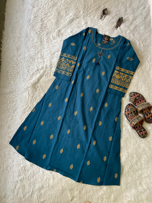 Aline Cotton Kurti. Cotton Kurtis For Women Online India. Shop the Latest Festive Summer Collection at Shivani Designer Kurti.