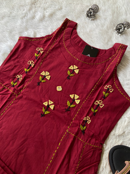 Real Mirror With Handwork, Sleeveless Kurti With Lowcut, Matching Palazzo, Cotton Aline Kurti Sets For Women.
