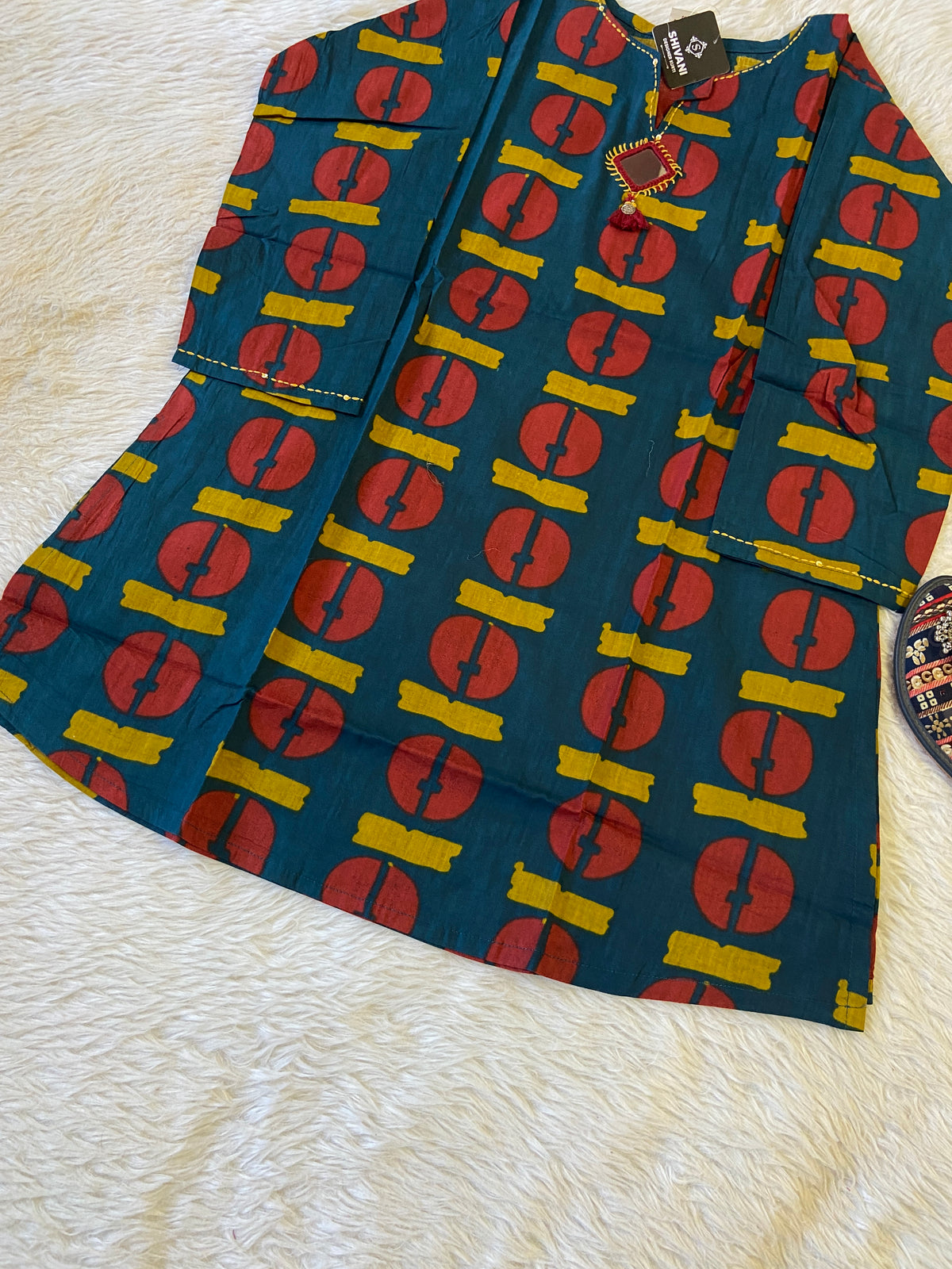 Cotton Short Top (Gamthi Short Top). Cotton Short Top For Women online India. Shop the Latest Festive Summer Collection at Shivani Designer Kurti.