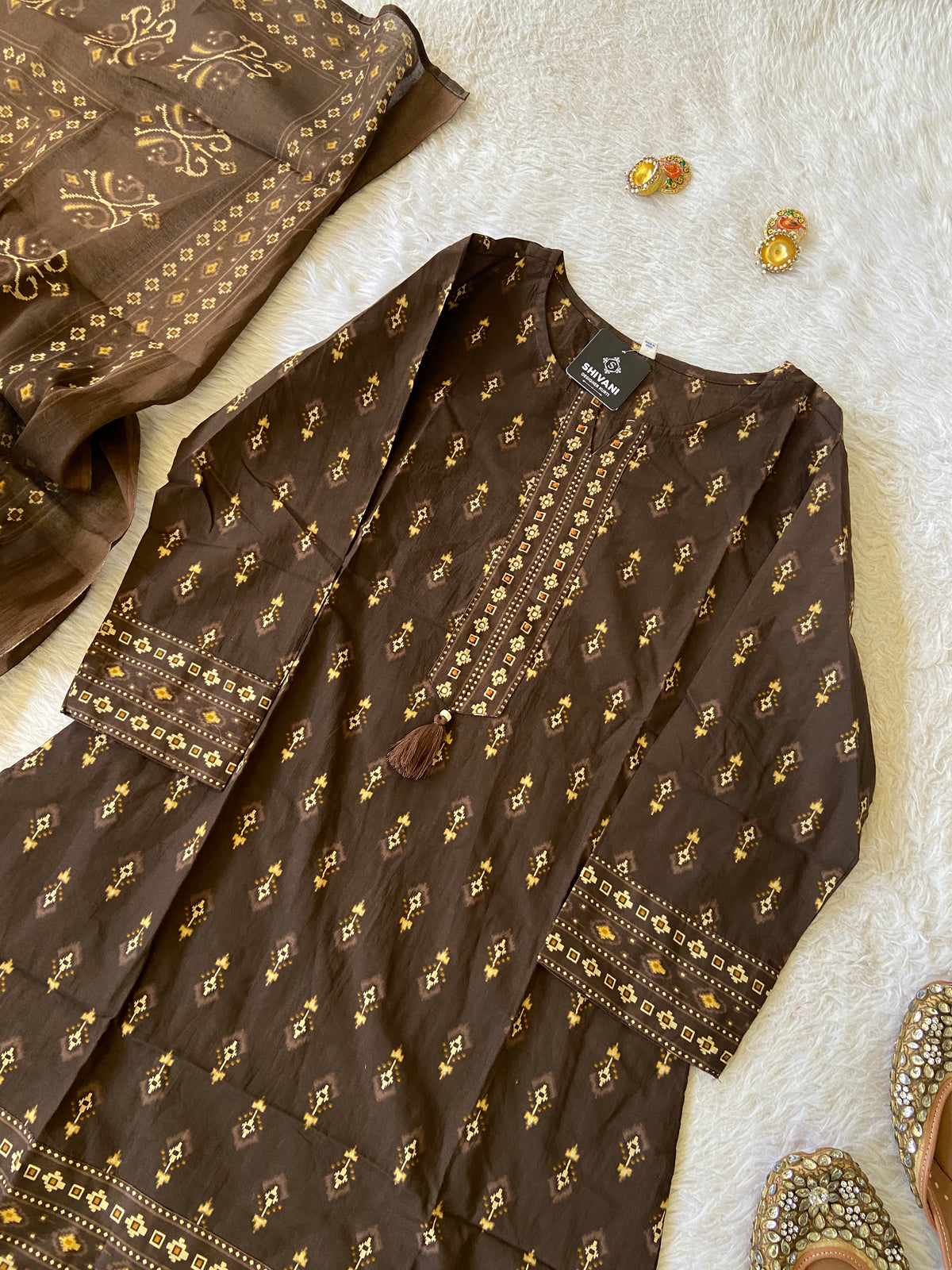 Gopi Dress. Cotton Printed Short Kurti With Skirt And Dupatta. Cotton Suit Sets For Women Online India. Shop the Latest Festive Summer Collection at Shivani Designer Kurti.