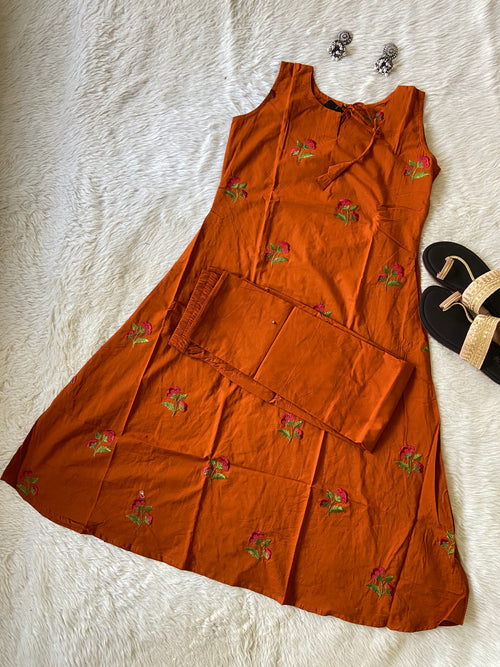 Sleeveless Cotton Aline Kurti With Flower Embroidery Work With Plain Full Flair Palazzo . Cotton Aline Kurti Sets For Women