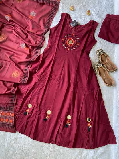 Mirror Work Cotton Anarkali Sleeveless Kurti, Palazzo And Dupatta. Cotton Anarkali Kurti Suits For Women Online India. Shop the Latest Festive Summer Collection at Shivani Designer Kurti.