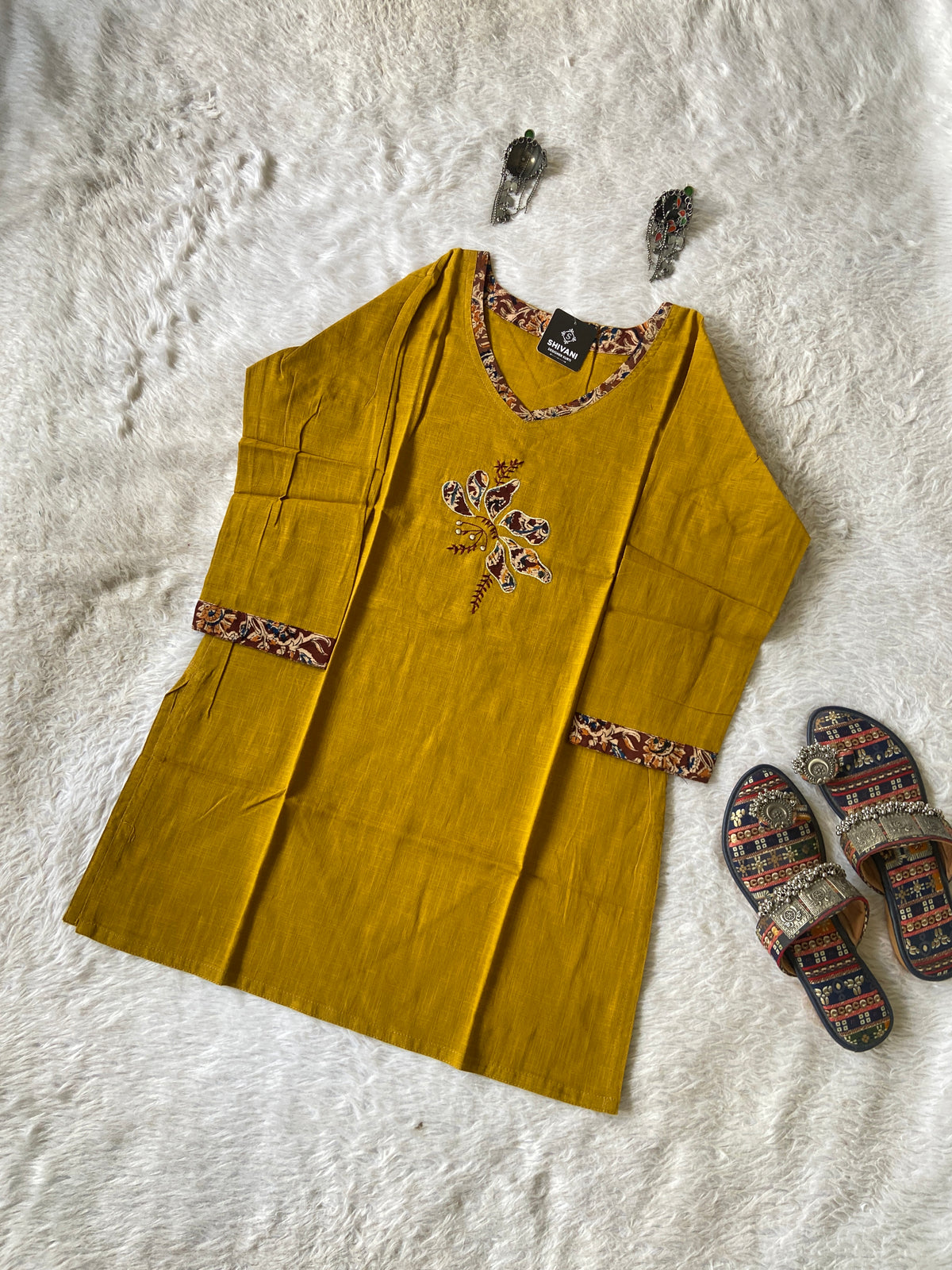 Aplic Work Cotton Short Top (Gamthi). Cotton Short Top For Women online India. Shop the Latest Festive Summer Collection at Shivani Designer Kurti.