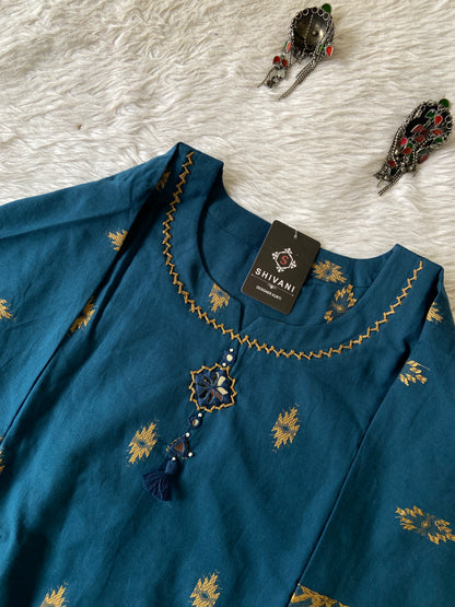 Aline Cotton Kurti. Cotton Kurtis For Women Online India. Shop the Latest Festive Summer Collection at Shivani Designer Kurti.