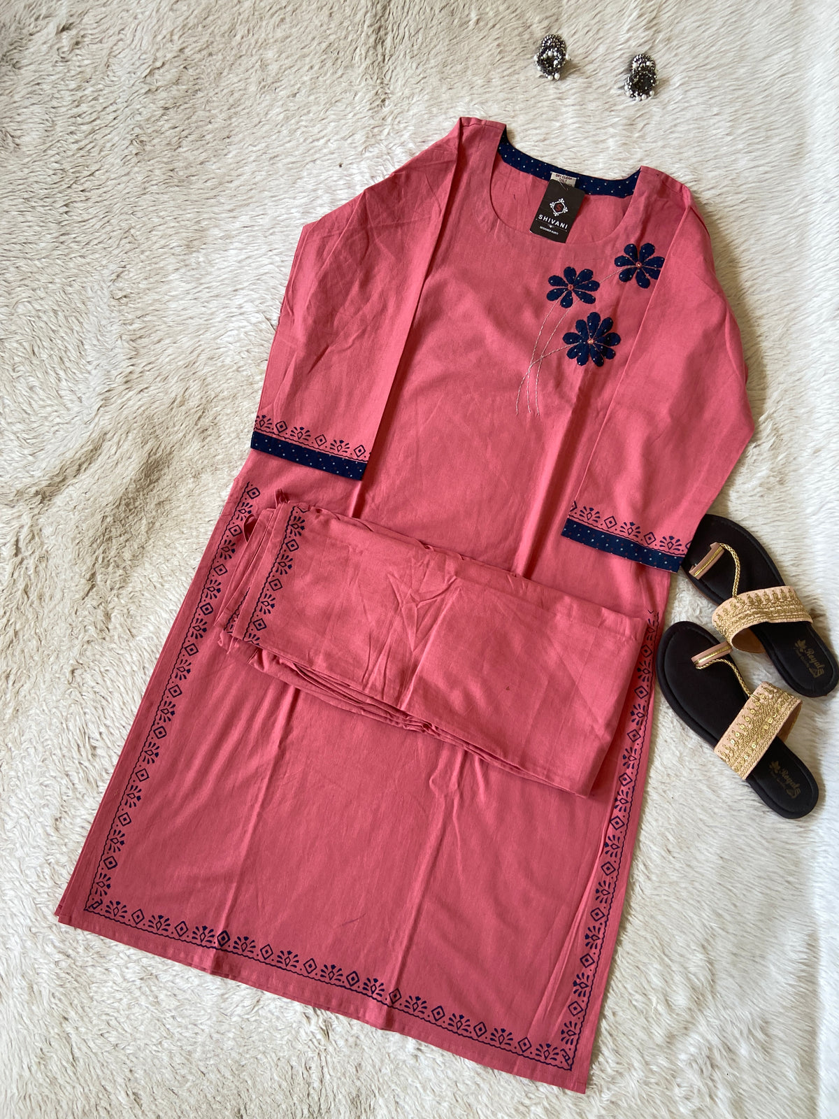 Aplic Work Cotton Straight Kurti With Palazzo. Cotton Kurti Sets For Women Online India. Shop the Latest Festive Summer Collection at Shivani Designer Kurti.