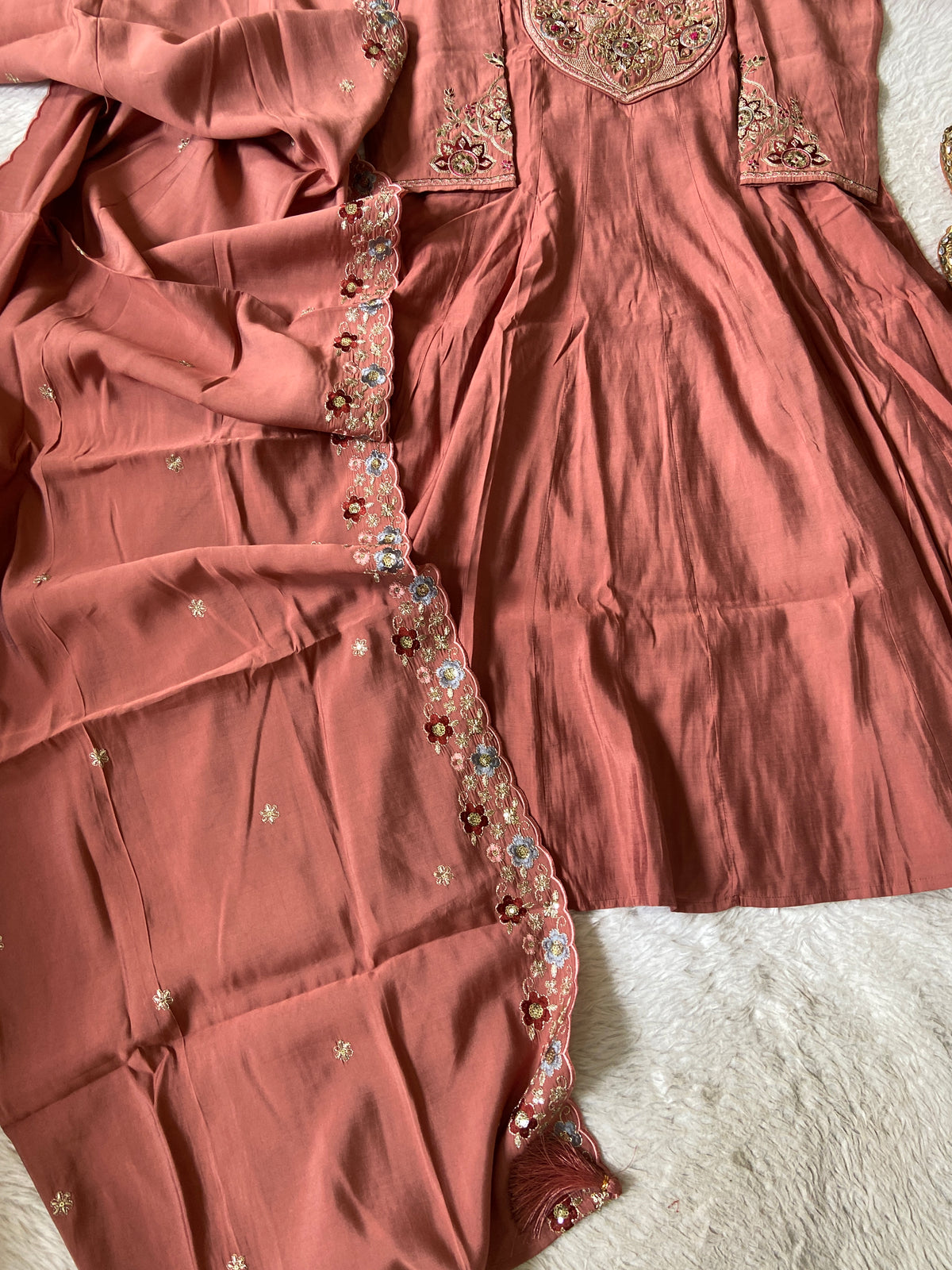 Premium Designer Anarkali Suit. Silk Suit Sets For Women Online India. Shop the Latest Festive Summer Collection at Shivani Designer Kurti.