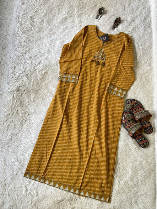 Straight Cotton Kurti. Cotton Kurtis For Women Online India. Shop the Latest Festive Summer Collection at Shivani Designer Kurti.