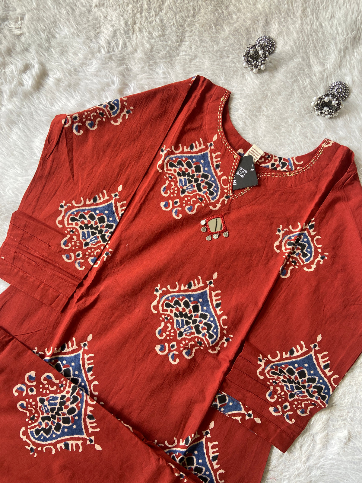 Jaipuri Cotton Printed Straight Kurti With Palazzo. Cotton Kurti Sets For Women Online India. Shop the Latest Festive Summer Collection at Shivani Designer Kurti.