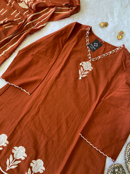 Gopi Dress. Cotton Short Kurti With Divider Palazzo And Dupatta. Cotton Suit Sets For Women Online India. Shop the Latest Festive Summer Collection at Shivani Designer Kurti.