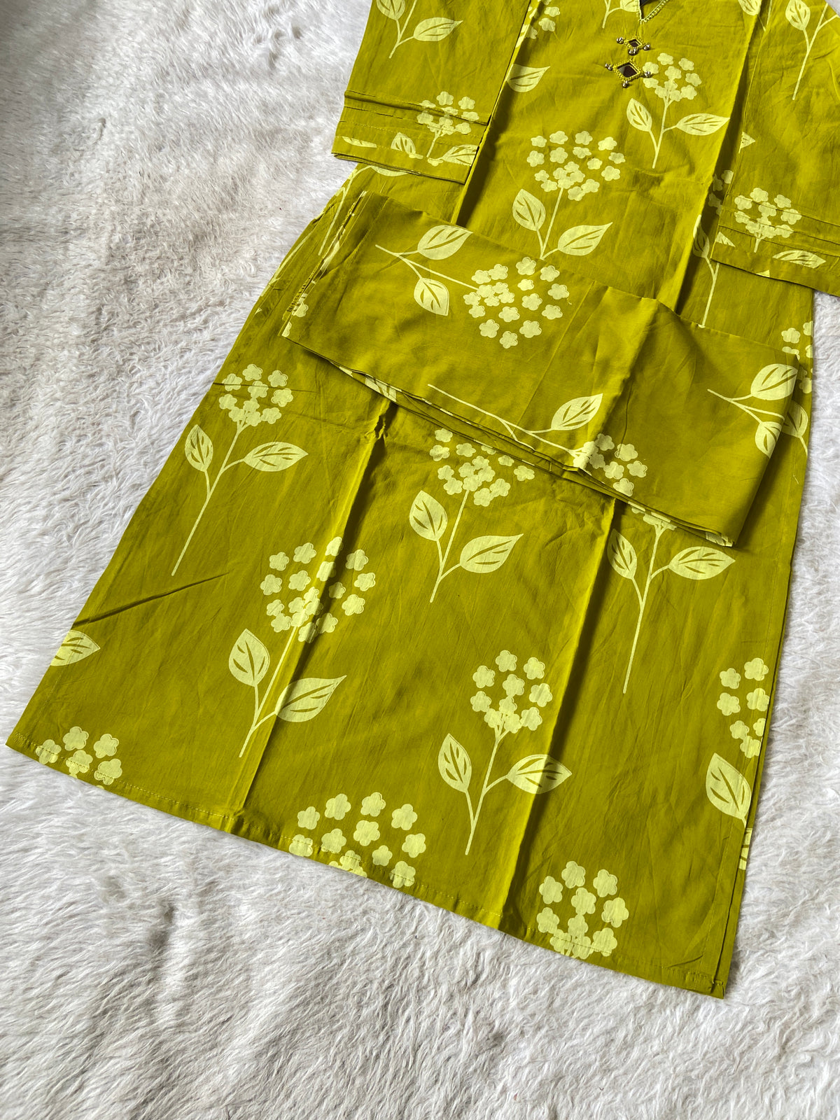 Jaipuri Cotton Printed Straight Kurti With Palazzo. Cotton Kurti Sets For Women Online India. Shop the Latest Festive Summer Collection at Shivani Designer Kurti.