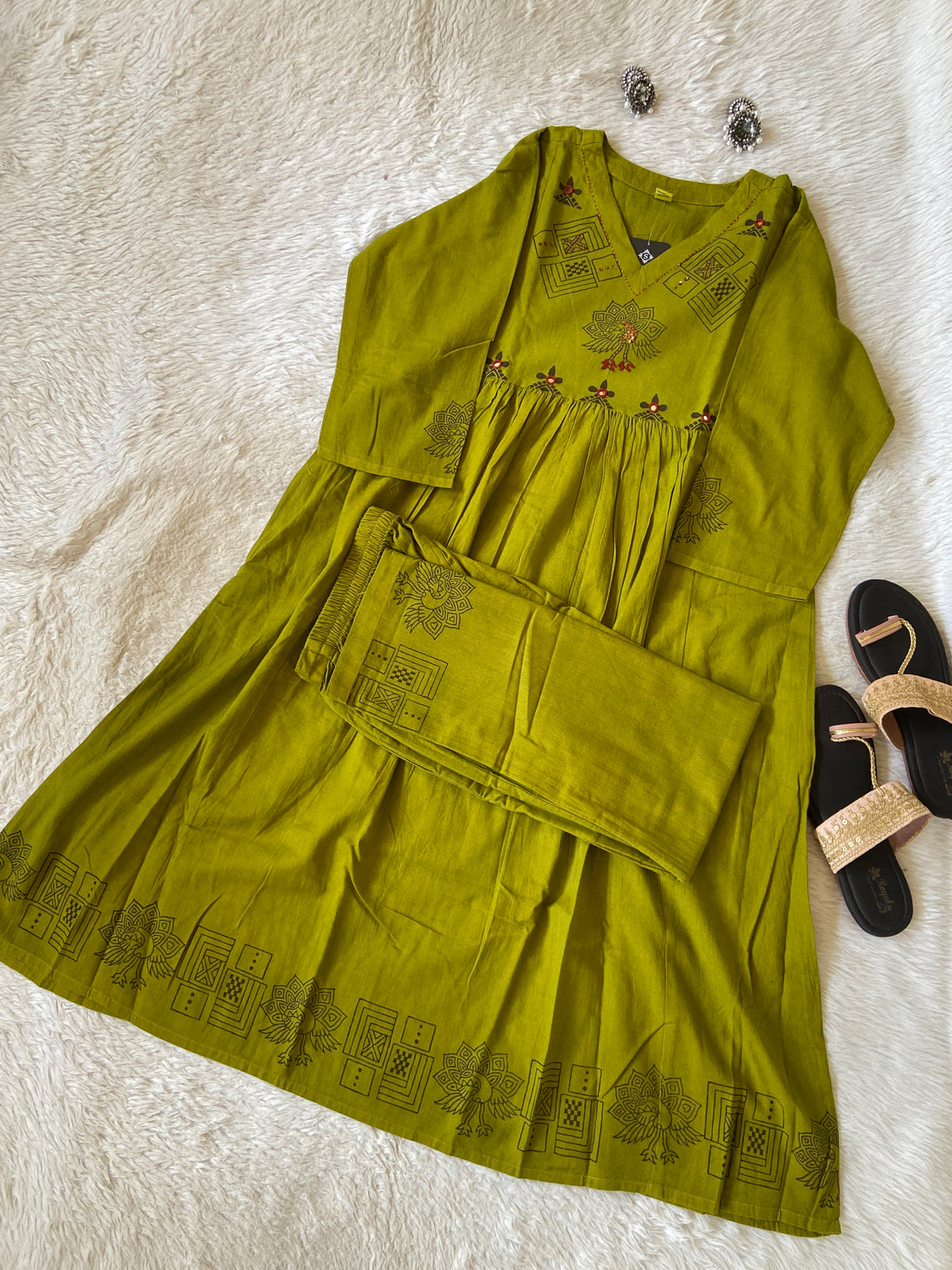 Block Print Aline Kurti And Palazzo. Cotton Kurti Sets For Women Online India. Shop the Latest Festive Summer Collection at Shivani Designer Kurti.