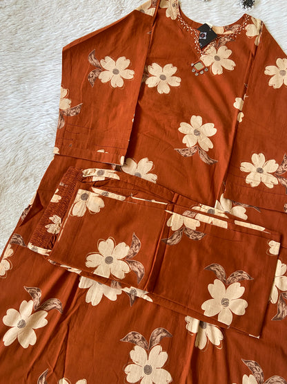 Jaipuri Cotton Printed Straight Kurti With Palazzo. Cotton Kurti Sets For Women Online India. Shop the Latest Festive Summer Collection at Shivani Designer Kurti.