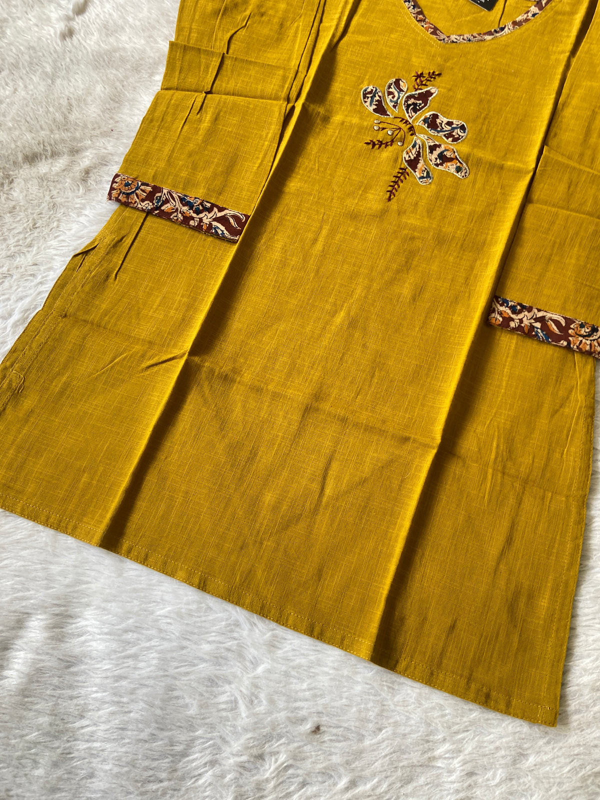 Aplic Work Cotton Short Top (Gamthi). Cotton Short Top For Women online India. Shop the Latest Festive Summer Collection at Shivani Designer Kurti.