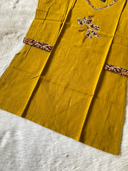 Aplic Work Cotton Short Top (Gamthi). Cotton Short Top For Women online India. Shop the Latest Festive Summer Collection at Shivani Designer Kurti.