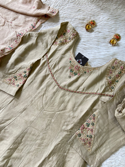 Premium Designer Anarkali Suit. Silk Suit Sets For Women Online India. Shop the Latest Festive Summer Collection at Shivani Designer Kurti.