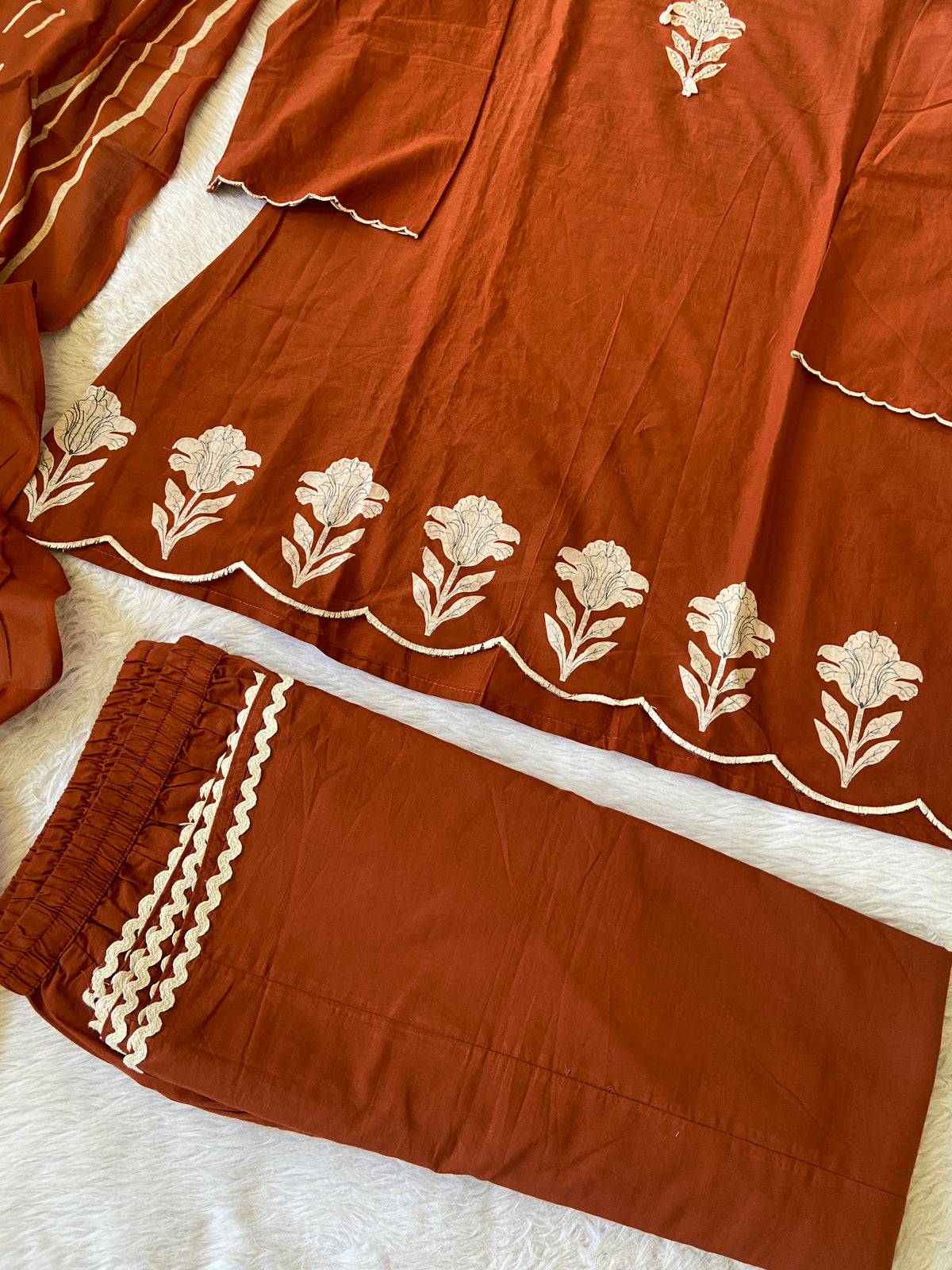 Gopi Dress. Cotton Short Kurti With Divider Palazzo And Dupatta. Cotton Suit Sets For Women Online India. Shop the Latest Festive Summer Collection at Shivani Designer Kurti.