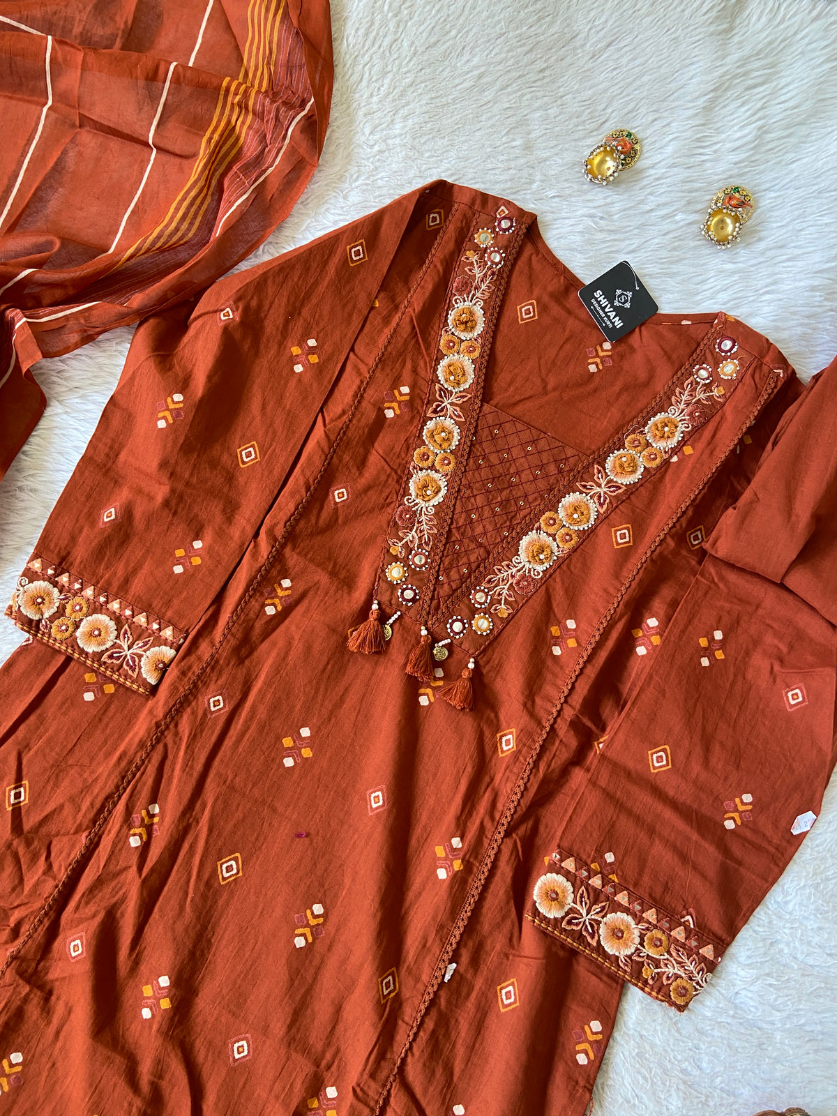 V-Neck Style, Embroidery Work Cotton Straight Cut Kurti With Pant And Dupatta. Cotton Suit Sets For Women Online India. Shop the Latest Festive Summer Collection at Shivani Designer Kurti.