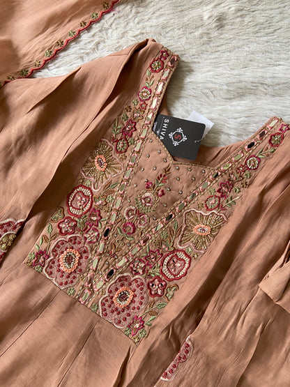 Premium Designer Anarkali Suit. Silk Suit Sets For Women Online India. Shop the Latest Festive Summer Collection at Shivani Designer Kurti.