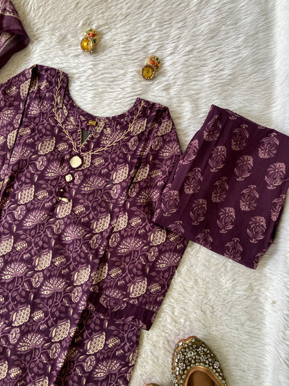 Jaipuri Print Cotton Straight Cut Kurti With Pant And Dupatta. Cotton Suit Sets For Women Online India. Shop the Latest Festive Summer Collection at Shivani Designer Kurti.