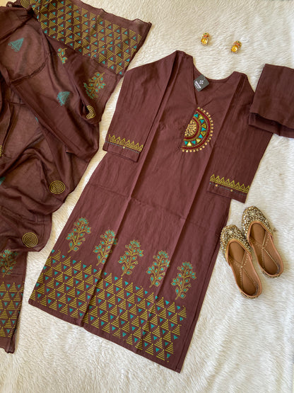 Mirror Hand Work Cotton Flex Straight Cut Kurti With Palazzo And Dupatta. Cotton Suit Sets For Women Online India. Shop the Latest Festive Summer Collection at Shivani Designer Kurti.